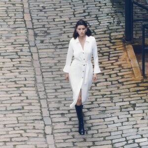 BELTED SHIRTDRESS
OYSTER WHITE